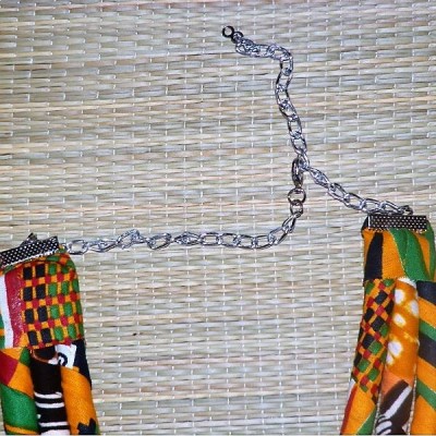 Collier plastron en tissu africain “ kente”